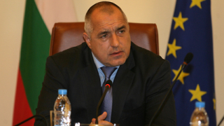 Връщате парите или ви уволнявам