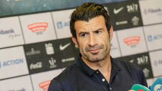 Луиш Фиго коментира близките си отношения с мениджъра на Манчестър