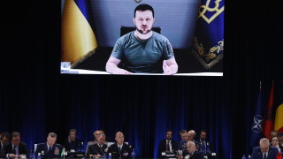 Украйна активно преговаря за нови оръжия от партньори за да