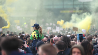 Един от собствениците на Манчестър Юнайтед Джоъл Глейзър даде своя