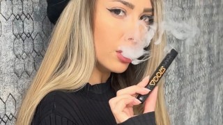 Voom-гейт: КЗК глоби с над половин милион лева търговец на електронни цигари