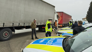 Специализирана операция на Пътна полиция се провежда в районите на