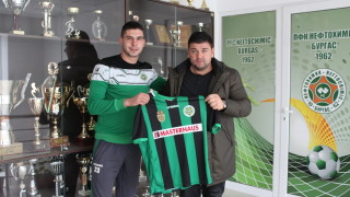 Трима нови футболисти ще подсилят Нефтохимик през втория дял на