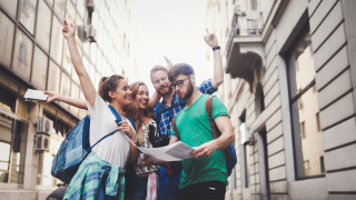 Лятото е сезонът на ваканциите пътуванията и създаването на нови