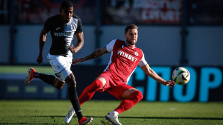 Бившият български национал и звезда на Астън Вила Стилиян