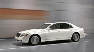 Специален "бял" Maybach на автомобилното изложение в Париж