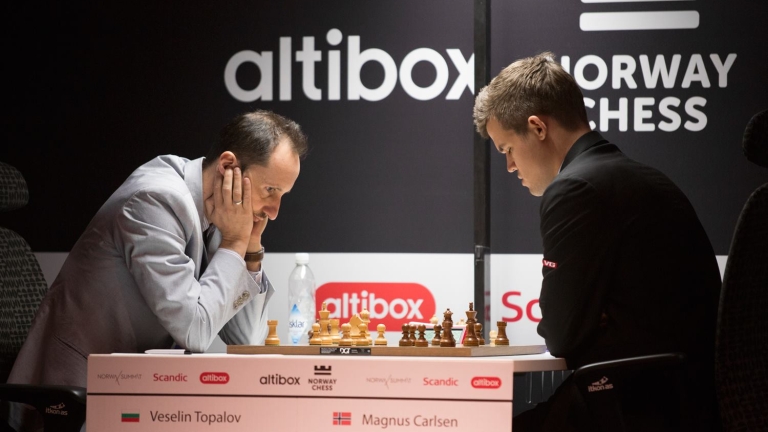 Топалов отново ще играе с Карлсен