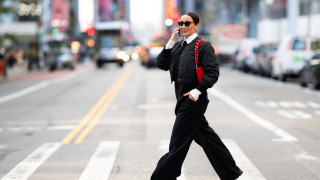 Черни панталони за есента - класика с модерна нотка