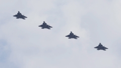 САЩ бързат да изпратят изтребители F-22 и F-16 в Близкия изток