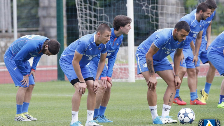 Здравословни проблеми извадиха халф на Левски от сметките