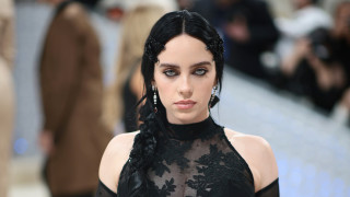 В момента Били Айлиш е доста по разкрепостена отколкото бе преди