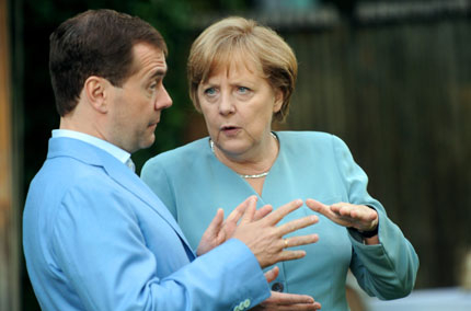 Медведев по-желан от Меркел за президент