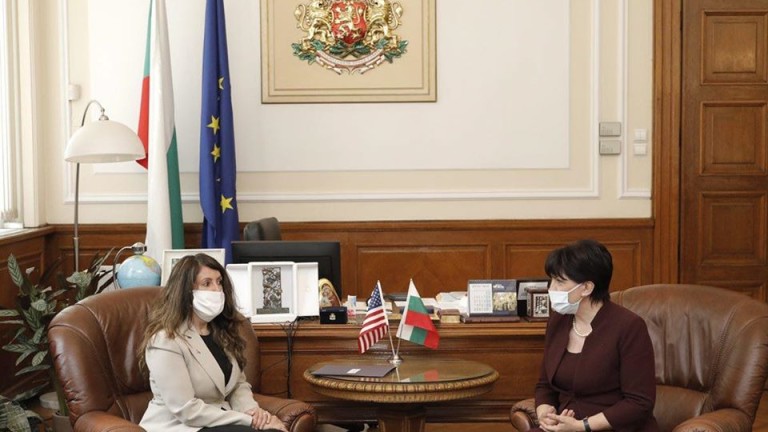 Херо Мустафа се среща с политически лидери, Lockheed Martin с дарение за ВМА