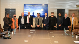 Изпълнителният директор на Българския футболен съюз Андрей Петров и заместник изпълнителният