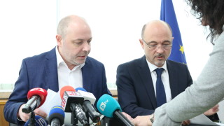 Лекарите призоваха правителството да не се поддава на уличния ред