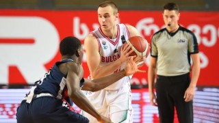 С актив от две победи и три загуби приключи участието