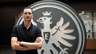 Треньорът на Айнтрахт Франкфурт Дино Топмьолер изрази съболезнования по повод