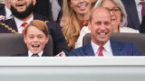 Принц Уилям и принц Джордж заедно на футболен мач без Кейт Мидълтън