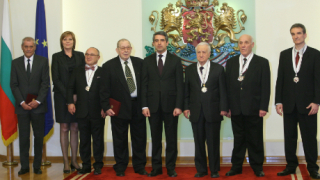 Плевнелиев връчи ордени на изявени спортни дейци 