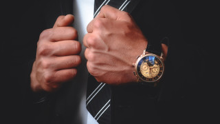 Часовникът освен практичен аксесоар винаги е бил символ на лукс