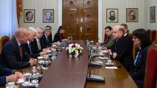 Насърчаване на съвместната научно изследователска и развойна дейност в сферата на