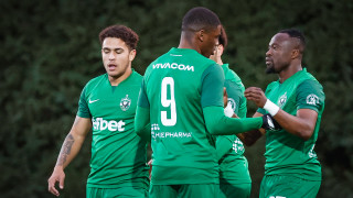 Първото по инетресно положение в мача се случи още във 2 ата