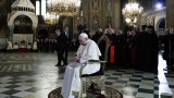  Папа Франциск се помоли уединено пред престола на Светите братя Кирил и Методий 