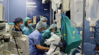 ВМА и "Лозенец" спасиха млада жена и бебе с 6-часова трансплантация на черен дроб