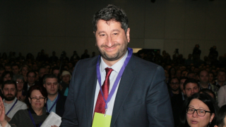 Христо Иванов подава документи за регистрация на „Да, България”