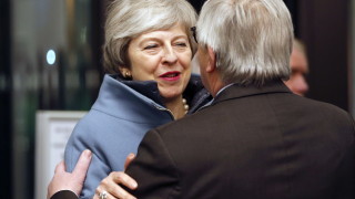 Вестник Гардиън представя трите ключови предизвикателства пред британския премиер Тереза
