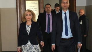 Полицаи, адвокати и служители на ГРАО в схема за имотни измами