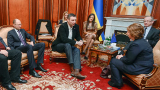 Катрин Аштън се срещна с украинските лидери 