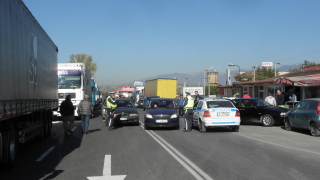 Граничните пунктове в посока Гърция задръстени от коли
