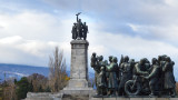 Паметникът на Съветската армия вече е и опасен