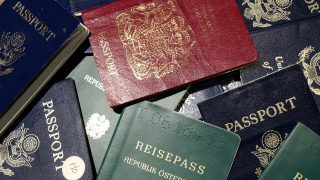 Защо паспортите са с различни цветове?