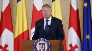 Румънският президент Клаус Йоханис заяви в четвъртък че оттегля кандидатурата
