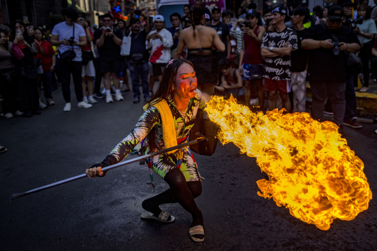 Част от шоуто в Манила