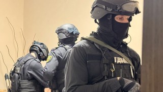 Разбиха престъпна група за трафик на мигранти, печелели до 20 хил. евро на човек