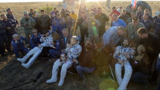 Двама руснаци и американец от екипажа на МКС успешно се върнаха на Земята