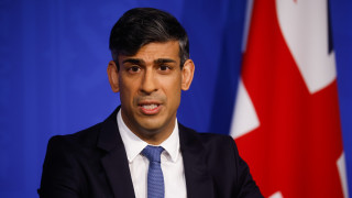 Сунак се извини след скандала с над 30 000 британци, заразени с кръв