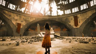 ПРЕДИ ПУКАНКИТЕ
Времетраене 2 часа и 37 минути Режисьор Франсис Лорънс
В