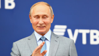 Владимир Путин съживява съперника на Евровизия от съветската епоха