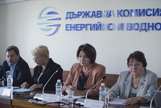 Няма кой да продава ток на свободния пазар, според шефа на ДКЕВР