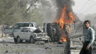 Петима загинаха при нападение срещу полицията в Кабул