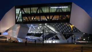 Музеят на Porsche: Скоростта придоби материя (галерия)