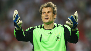 Легендарният германски вратар Йенс Леман тези дни прекара една нощ