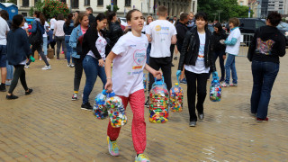 Инициативата Капачки за бъдеще събира средства за детска неонатална линейка