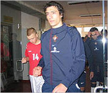 Арсенал привлече 19-годишен бранител от Валенсия