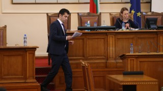 Вместо да приеме актуализация, НС се занимава с интриги, възмутен Кирил Петков