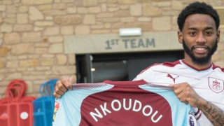 Бърнли привлече под наем до края на сезона крилото на